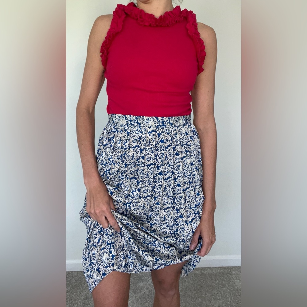 Vintage blue and white pleated skirt size women’s medium/large